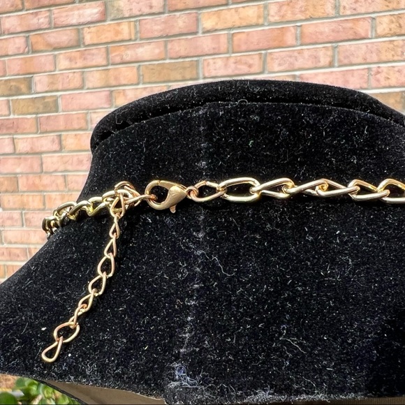 Gold Necklace with Crystals - Ruby Red - Picture 8 of 8